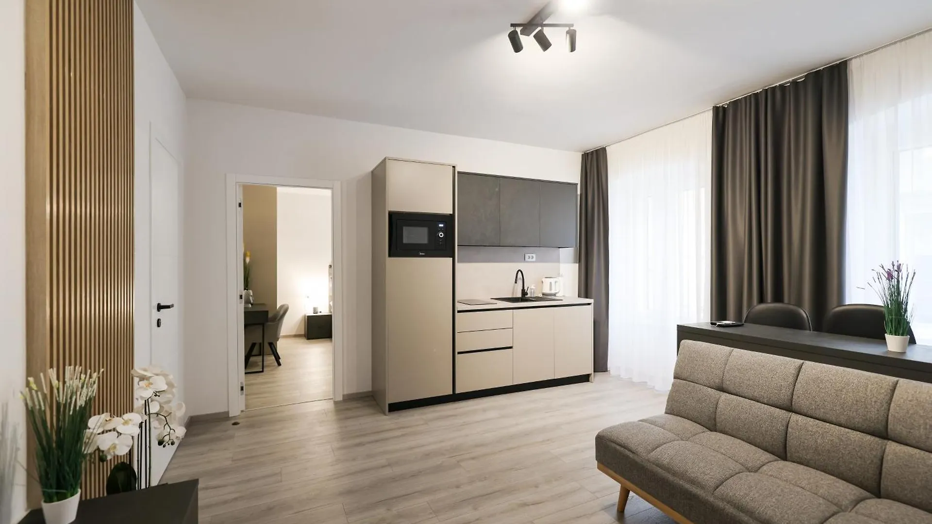 Classy Apartments In City Centar ザダル